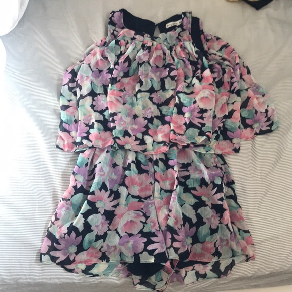 Floral romper, soft material under the silk. - Picture 1 of 4